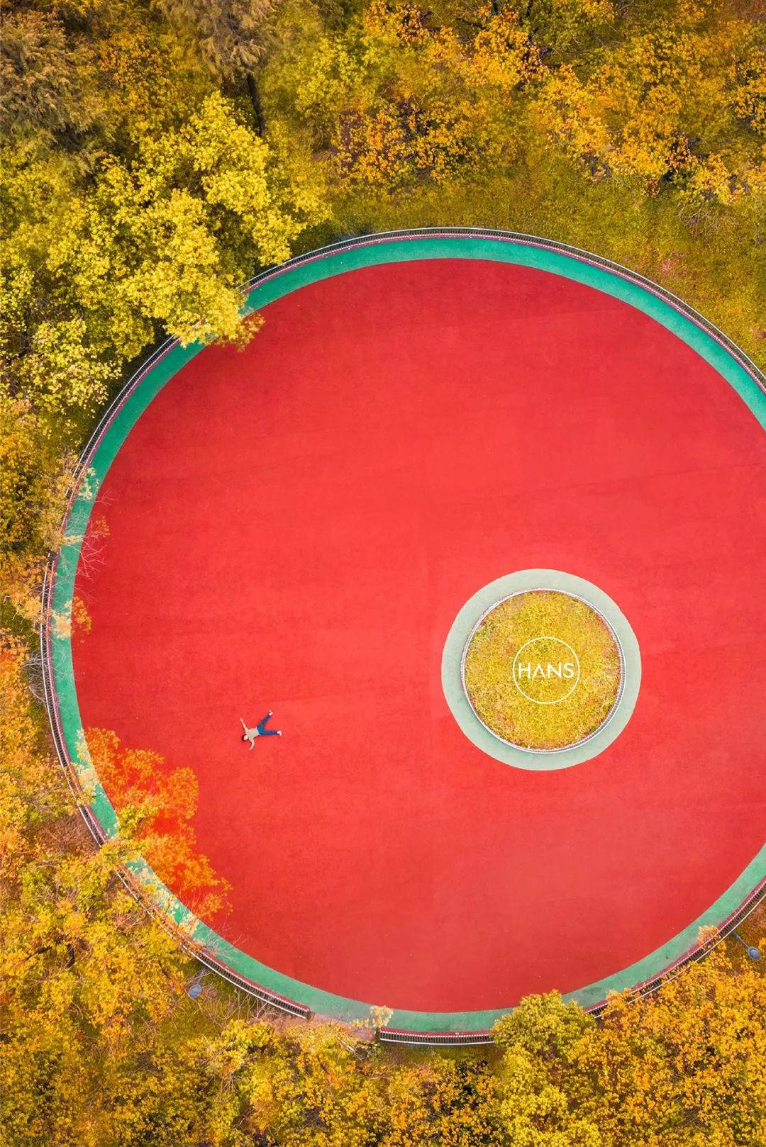 这里是青山，请长按保存