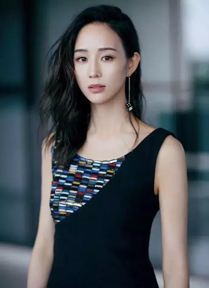 男士在家diy卷发,超级有质感的卷发