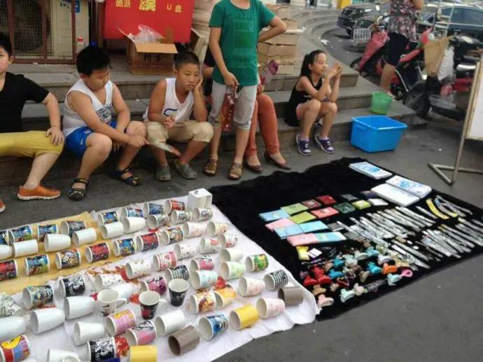 摆地摊赚钱的10个技巧,马上快过年了摆地摊卖点啥赚钱