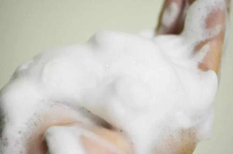 氨基酸洁面和水杨酸洁面的区别,氨基酸洁面可以用来长期卸妆吗