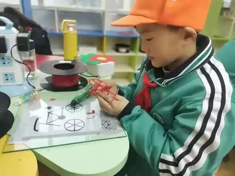 庆元旦师生硬笔书法展,小学庆元旦暨社团成果展活动