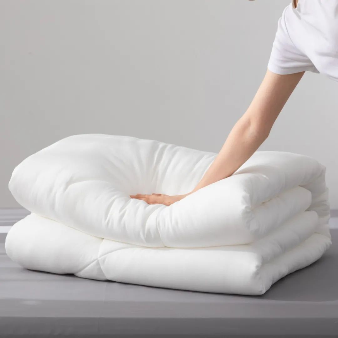 重被子好还是轻被子好,盖厚被子好还是薄被子好