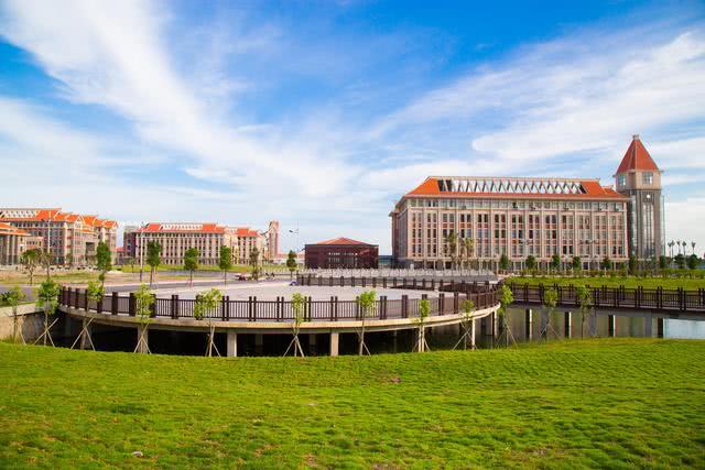 广西沿海最美大学,北部湾大学在广西最新排名