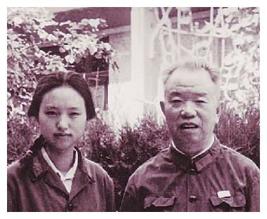 杨炬53岁丧夫，84岁丧子，面对生活不幸，一句“苦啊”令人落泪…