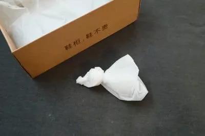 买了20年鞋，才知道鞋盒里的白布纸这么重要，后悔扔了那么多