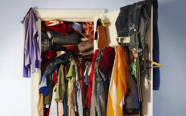 疫情不出门的时间，我建议你整理一下衣橱！两招教你轻松整理