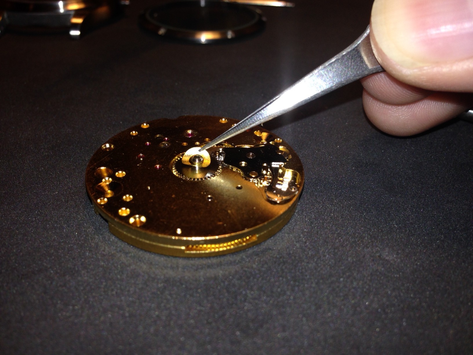 看看老外DIY机械手表