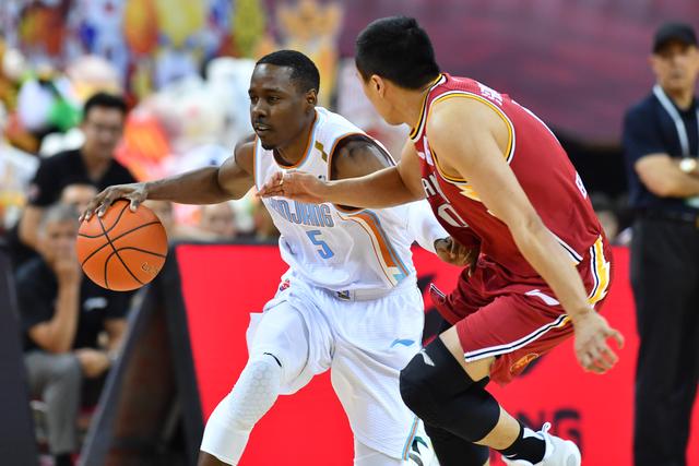 cba目前高薪外援,cba新赛季最让人失望的五名外援