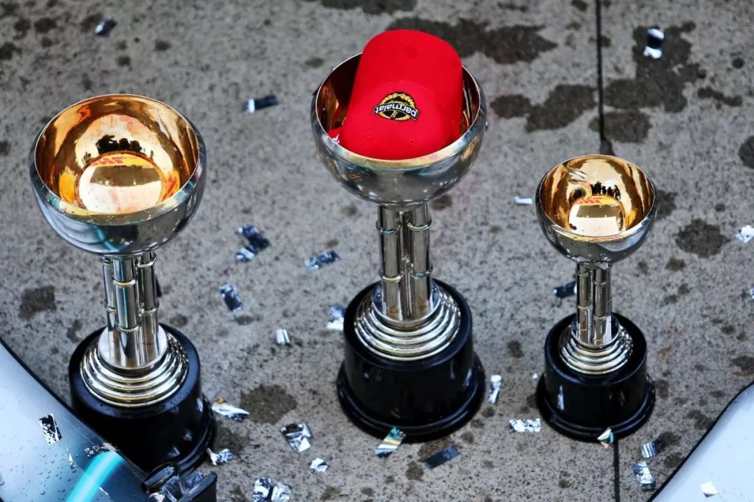 梅赛德斯强势表现,2020年梅赛德斯统治力