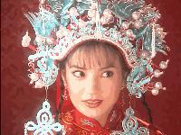 36岁的张钧甯“冻龄”人设不保？眼纹遮不住，周迅也有这个问题？