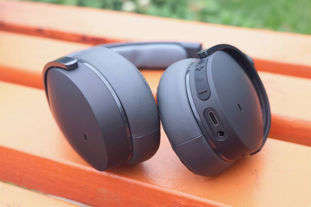 hifi头戴式无线蓝牙耳机推荐,同价位是选耳麦还是入耳式耳机