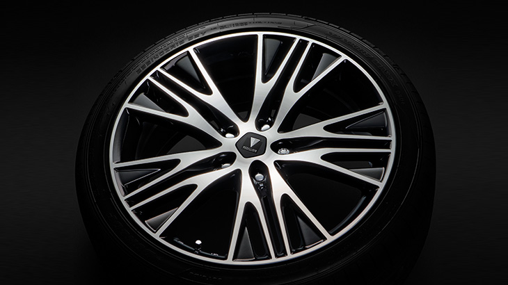 丰田锐志曾是丰田家族最火车型，到底是什么打动了你？