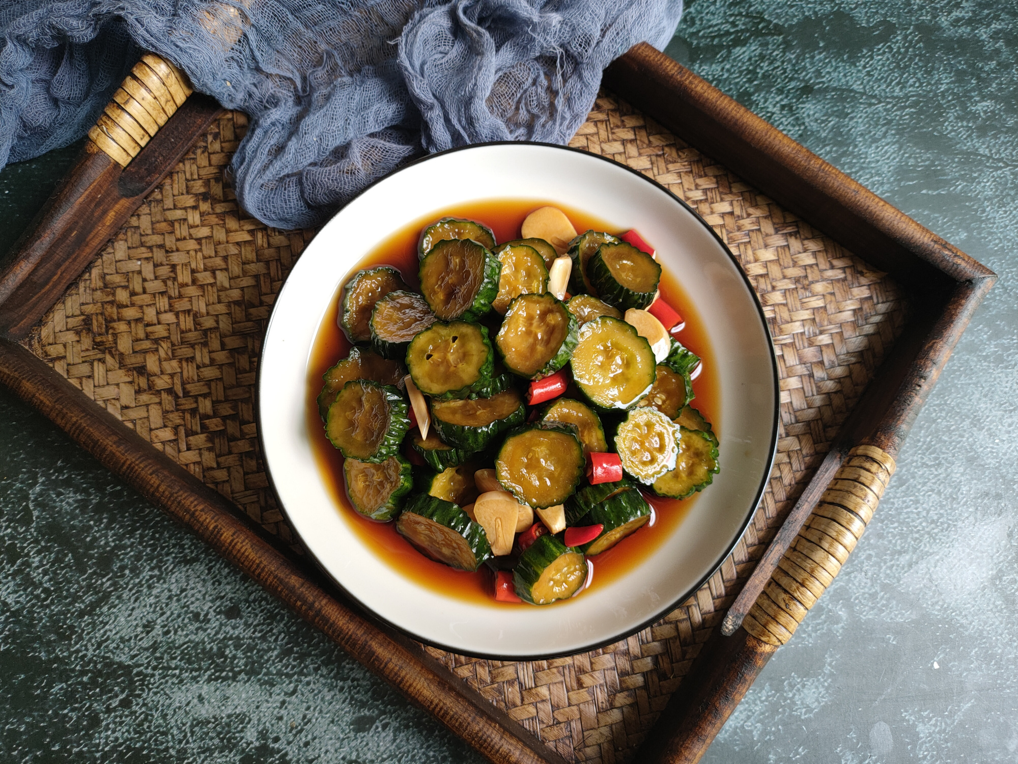 怎么腌黄瓜最好吃又脆又甜,腌黄瓜简单3步自己在家就能做