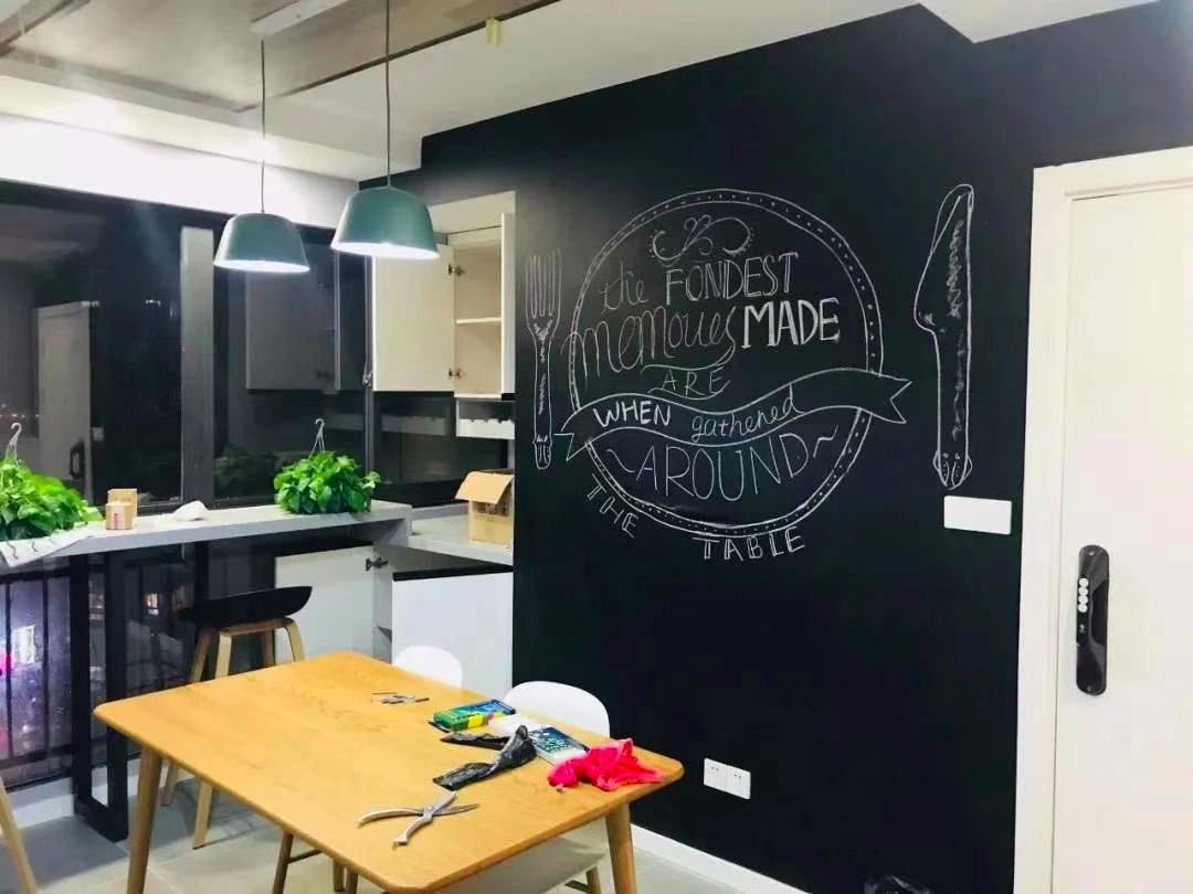 白墙的灰印迹怎么去除,白墙有泥渍怎么去除