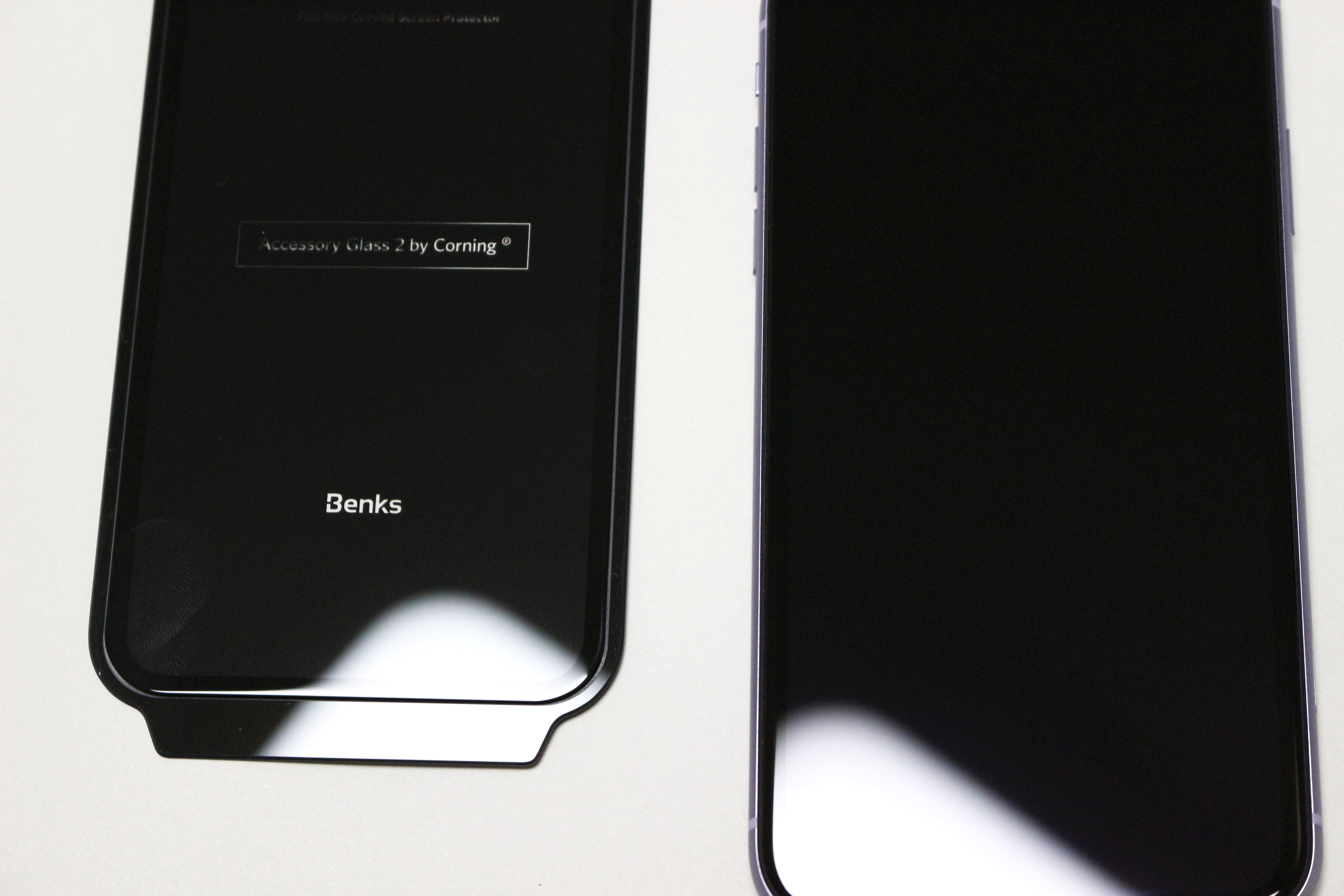 iphone钢化膜全包和黑边哪个好,iphone11建议贴什么钢化膜