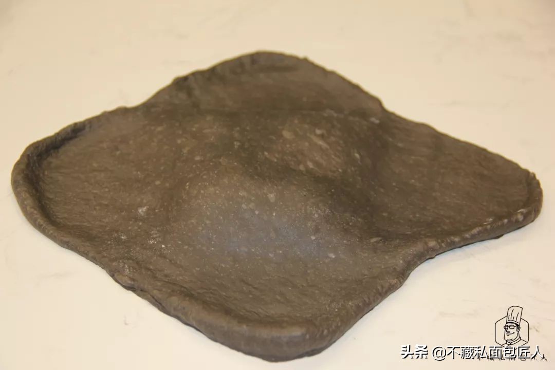 意大利墨鱼汁面包,金枪鱼墨鱼汁面包