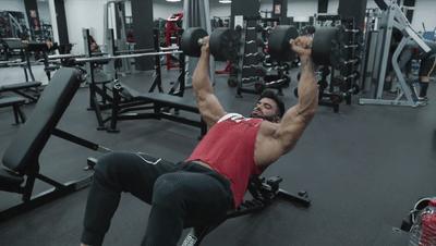 胸肌外沿弱可以着重练么,胸肌外沿不一样大怎么办