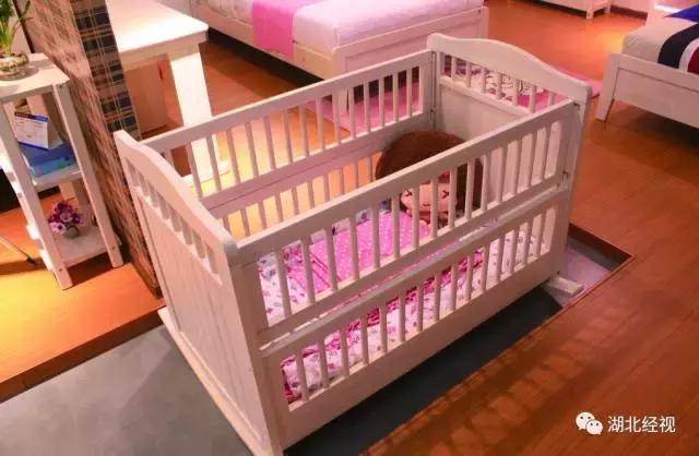 宝宝2个月眼角膜脱落症状,2岁宝宝眼角膜轻微划伤