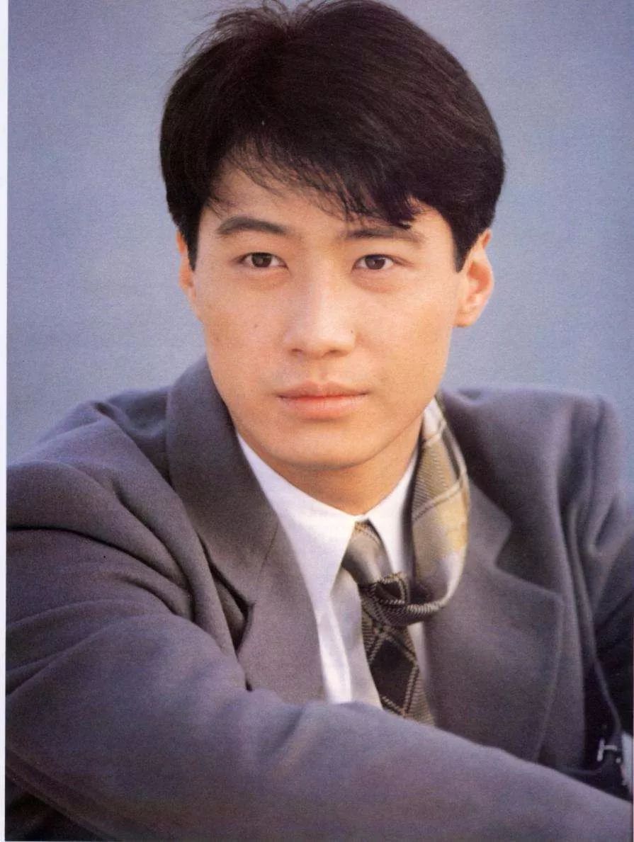 香港十大男神颜值巅峰,盘点80年代香港最火男影星张国荣