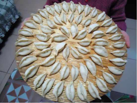 回忆童年8090过年情景,80后回忆童年过年真实视频