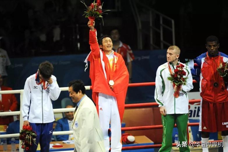 两次卫冕奥运冠军,一年怒甩老婆23次,拳王邹市明为何退出拳坛?