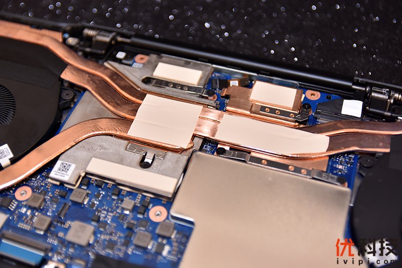 荣耀猎人v700风谷式散热,荣耀猎人游戏本v700i5款测评