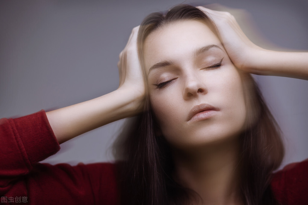 鼻塞头痛浓鼻涕是什么症状,鼻塞有黄鼻涕头痛是什么感冒