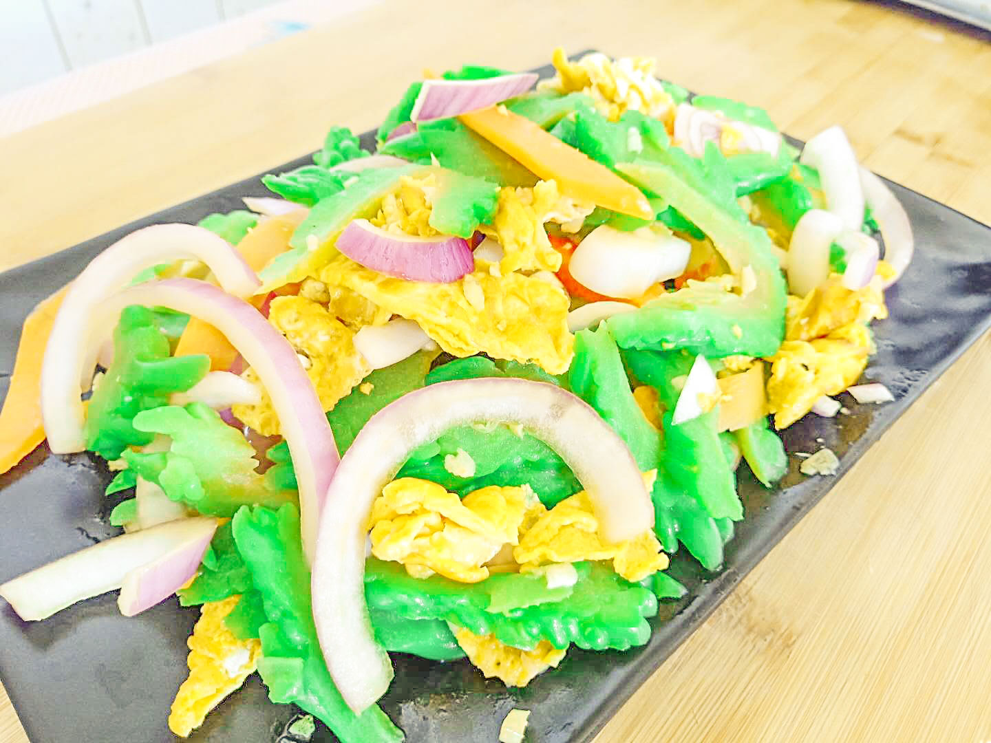 凉拌苦瓜怎么做才不苦又好吃,最简单凉拌苦瓜的最佳做法