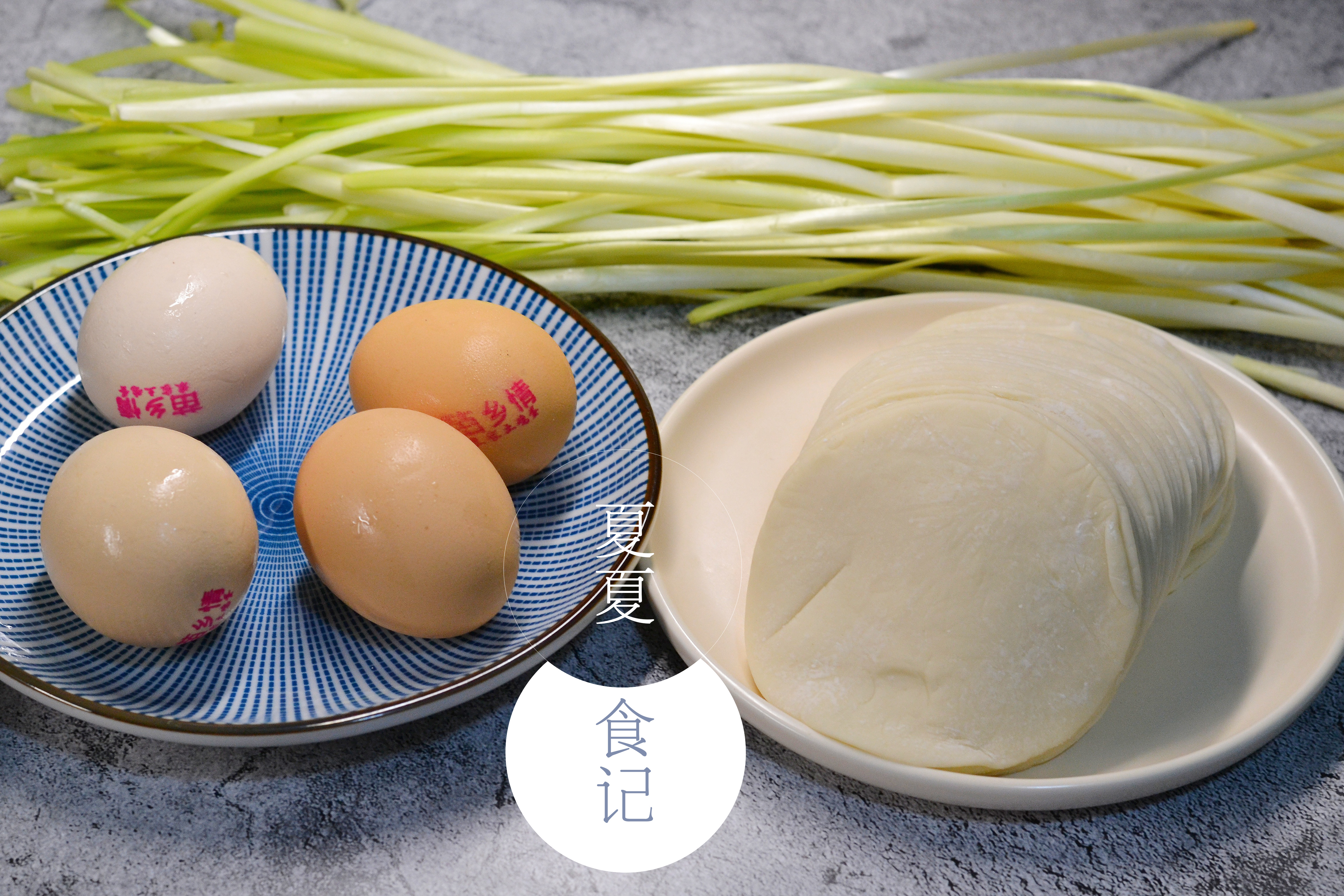 青菜包饺子怎么能不出水,青菜虾仁饺子馅怎么调最好