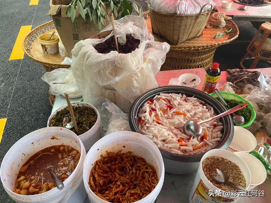 文旅搭台电商唱戏，“开秧门”助推梯田农产品走俏市场