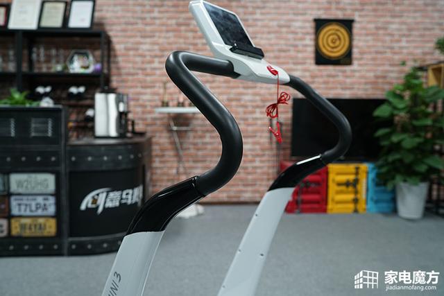 2000元左右跑步机哪个性价比高,2000左右可以看电视的跑步机推荐