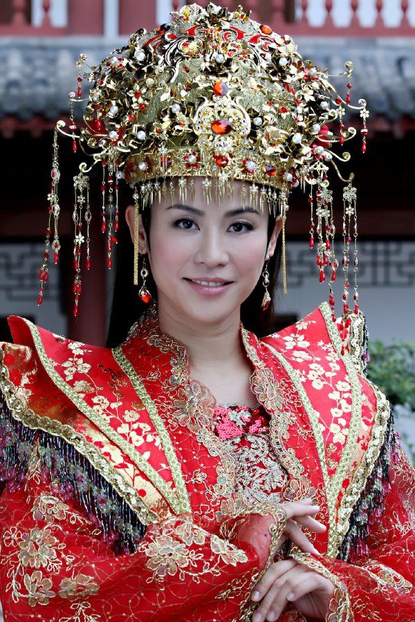 出场前吹成绝世美人,出场后却大失所望,看了感觉真尴尬