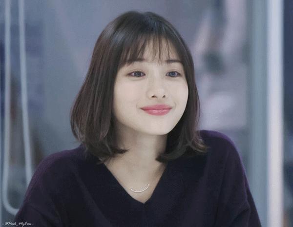 看看自己嘴型适合怎么涂口红,怎么让嘴唇涂完口红后显得很水润