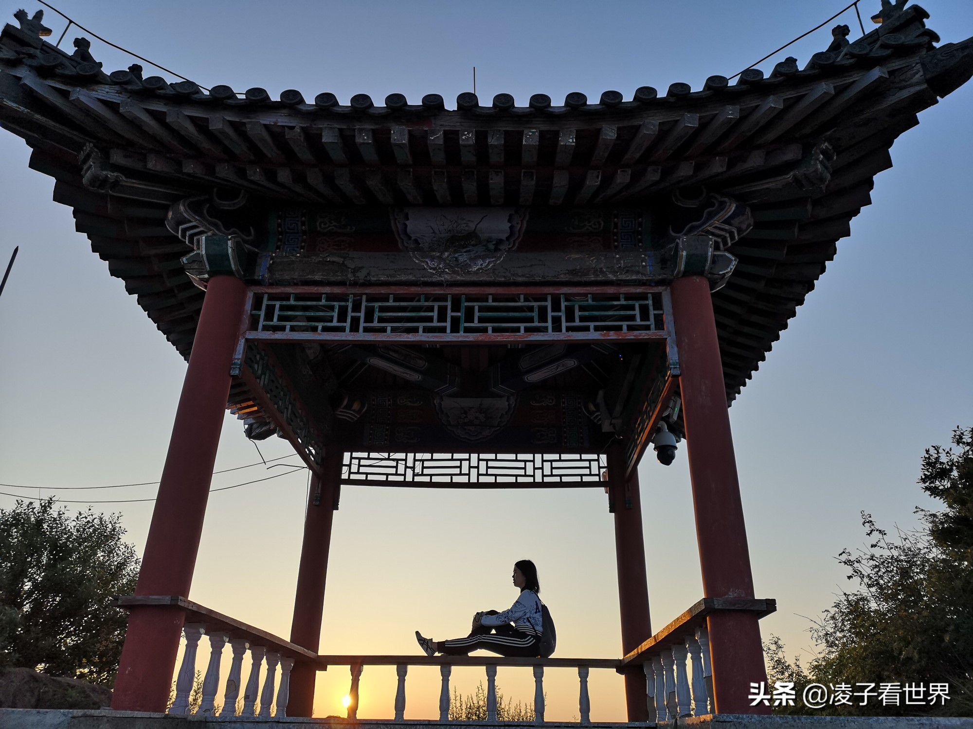 逃离北京40度高温，房山享受22度清凉，看银狐，逛古街吃铁锅炖