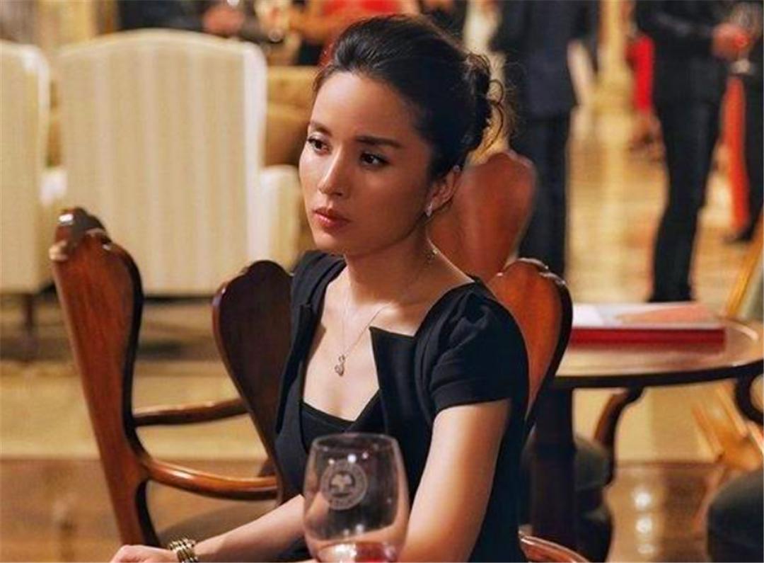 靳东和李佳婚后的故事,靳东李佳婚姻和家庭