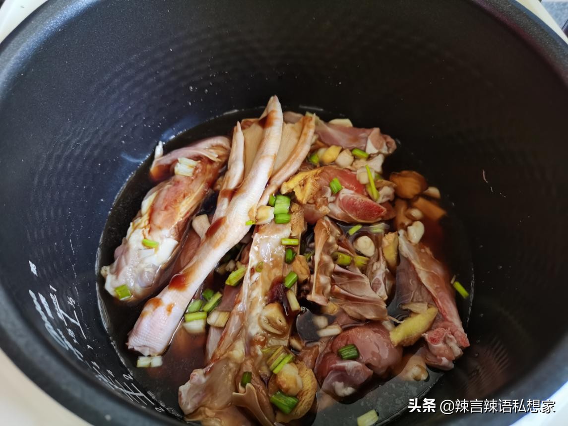 没看错,我用王老吉烧了半只麻鸭,没想到还挺好吃的