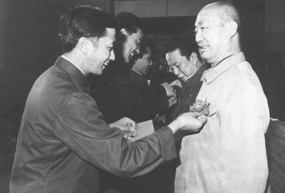 “东风教父”黄正夏，53岁正厅级，65岁副部级，曾执政十堰