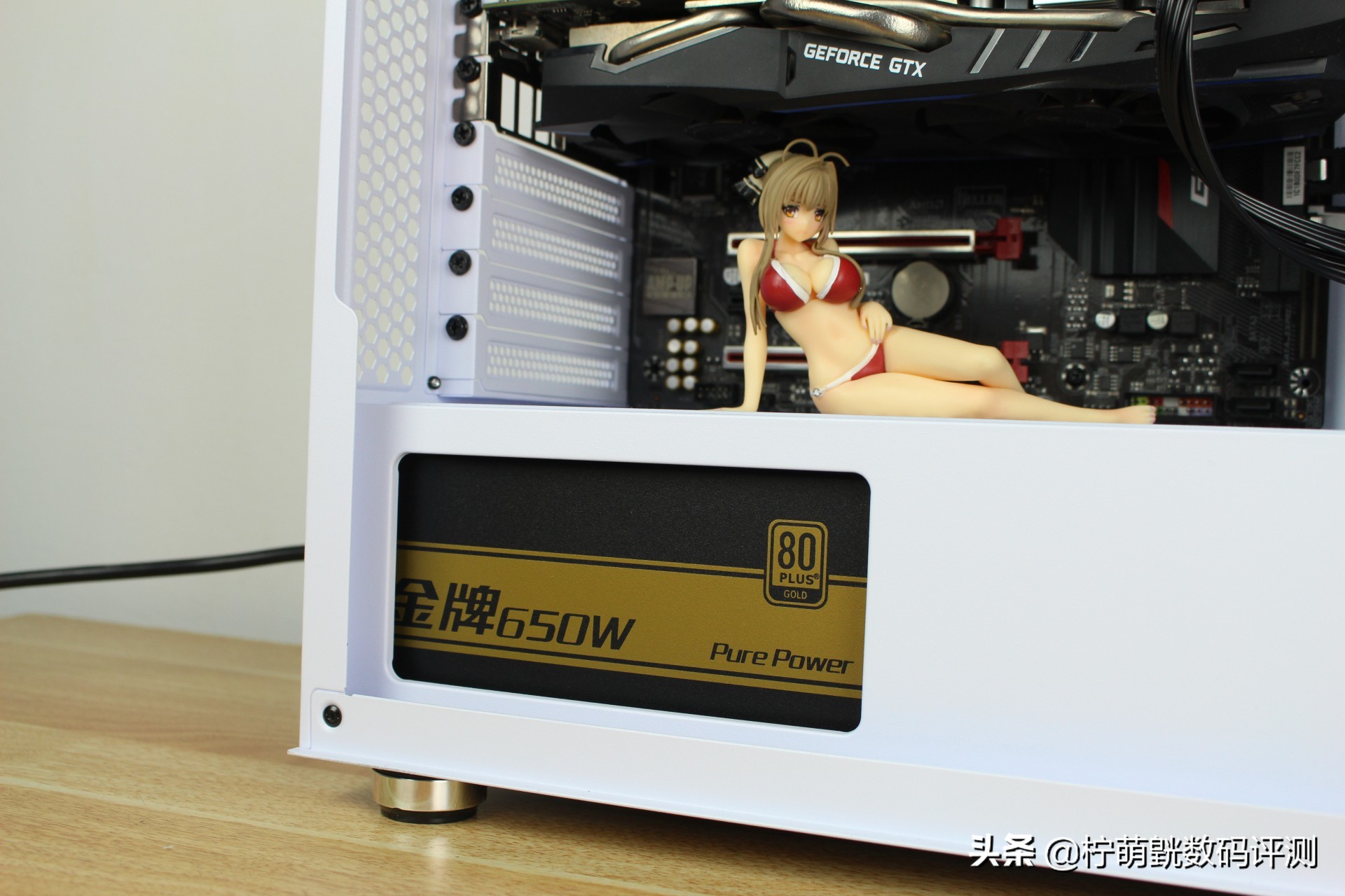 神光侧透不单调，畅快装机不求人易大师神光白色版上机体验