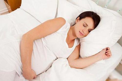 怀孕期间做梦哭着醒来,怀孕期间晚上睡觉老是做梦