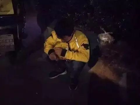 偶尔，情绪突然陷入绝望惊恐的深渊，它叫作“情绪熔断”