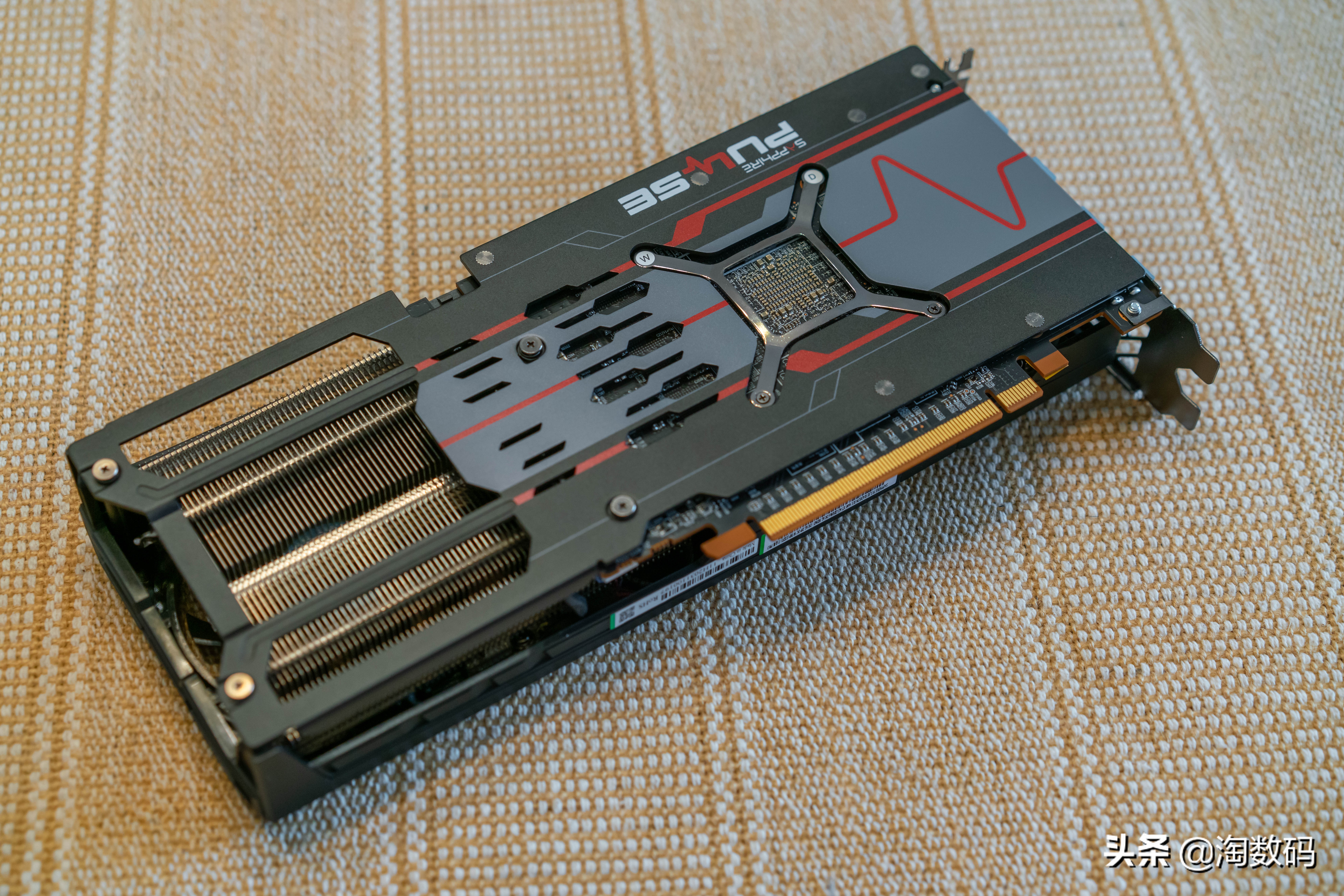 蓝宝石rx5600xt白金pro显存导热垫,蓝宝石rx5600xt显卡值得购买吗