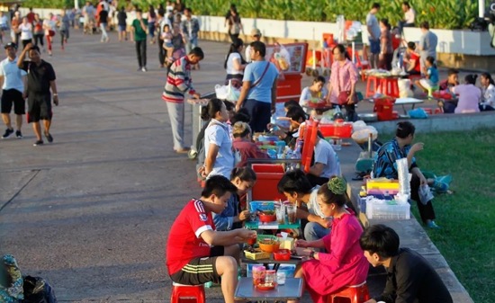 为什么今年很多人在柬埔寨生活,为什么现在身边那么多人去柬埔寨