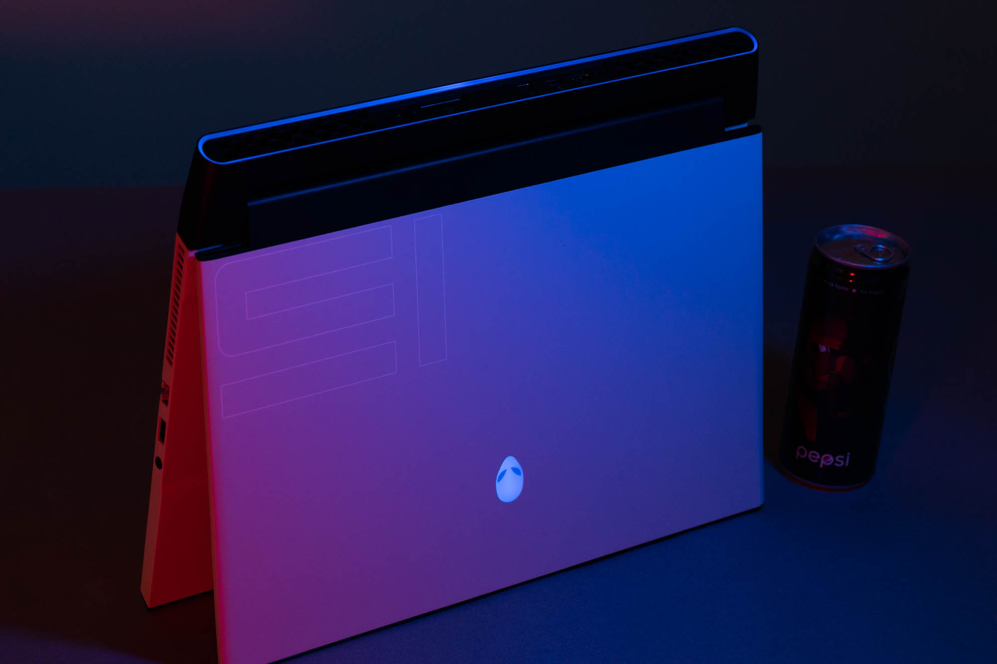 戴尔外星人m15r6测评是什么系统,戴尔外星人m15r2雷电接口