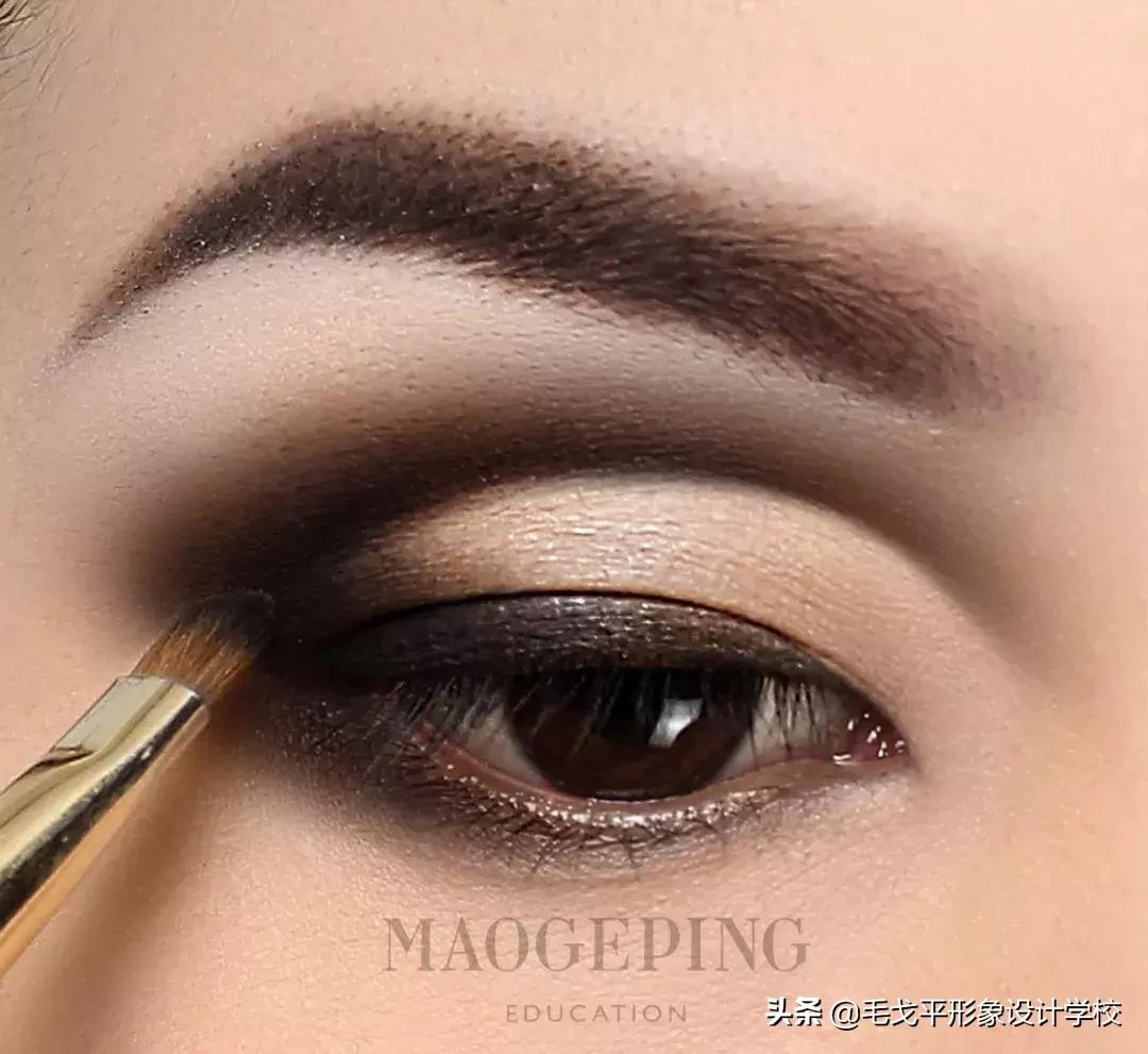 适合新手的不同场合六种眼影画法,买了不适合的眼影怎么办