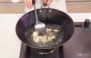 鲜嫩q弹的虾仁,馅大皮薄的虾仁馄饨