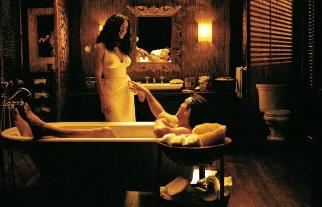 皮尔斯布鲁斯南披头散发,皮尔斯布鲁斯南帅气图片