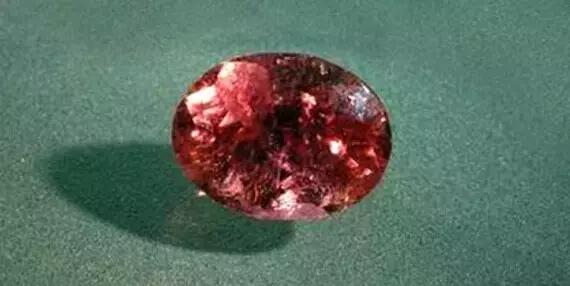 捡到这些石头不要扔真的很值钱,哪些石头价值连城千万别扔