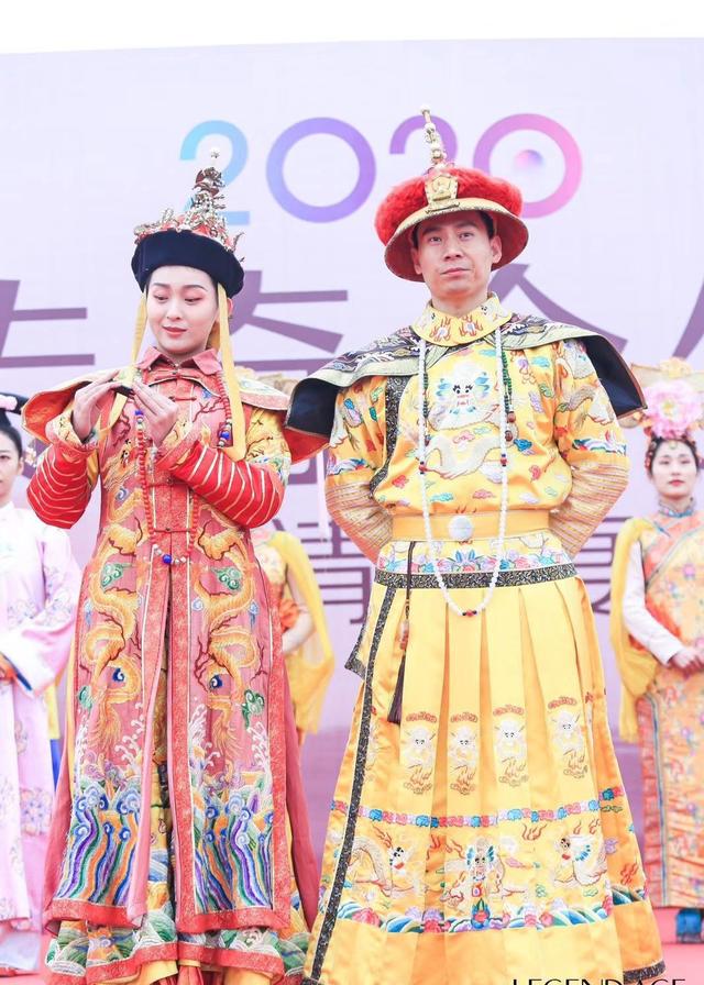 日本微商炫富，年花64万租酒店放包包：有钱人生活就这么朴实无华