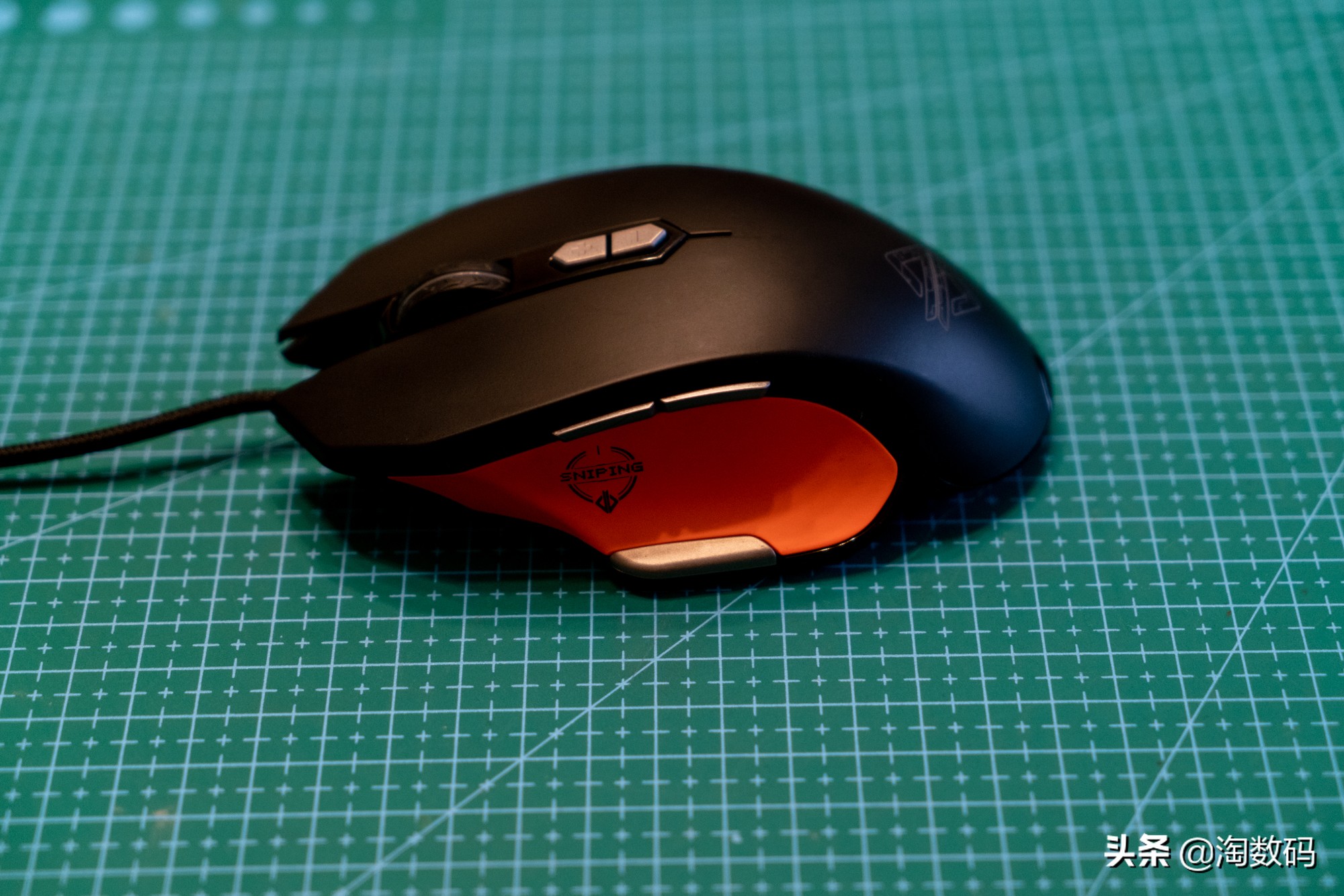 仅¥69元:PUBG固件级优化+1680万色RGB灯效+9键多模+赛车设计感