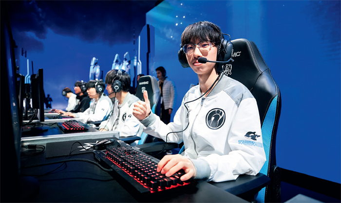 英雄联盟手游比赛洛出装最新,英雄联盟手游洛出装天赋最新